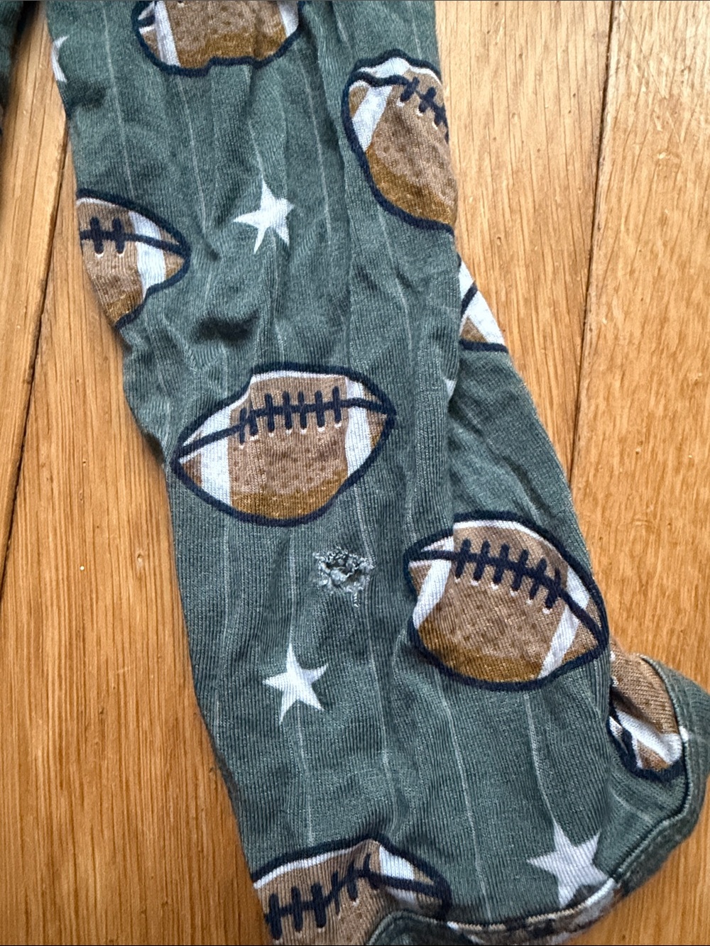 🏈Bums & Roses 2T Footie Bundle - Picture 6 of 6